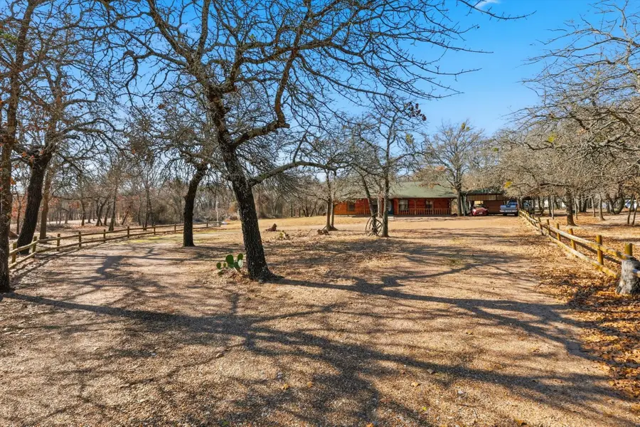 504 Windsor Lane, Springtown, TX 76082 - Image #3