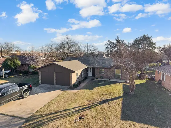 706 Hill City Drive, Duncanville, TX 75116