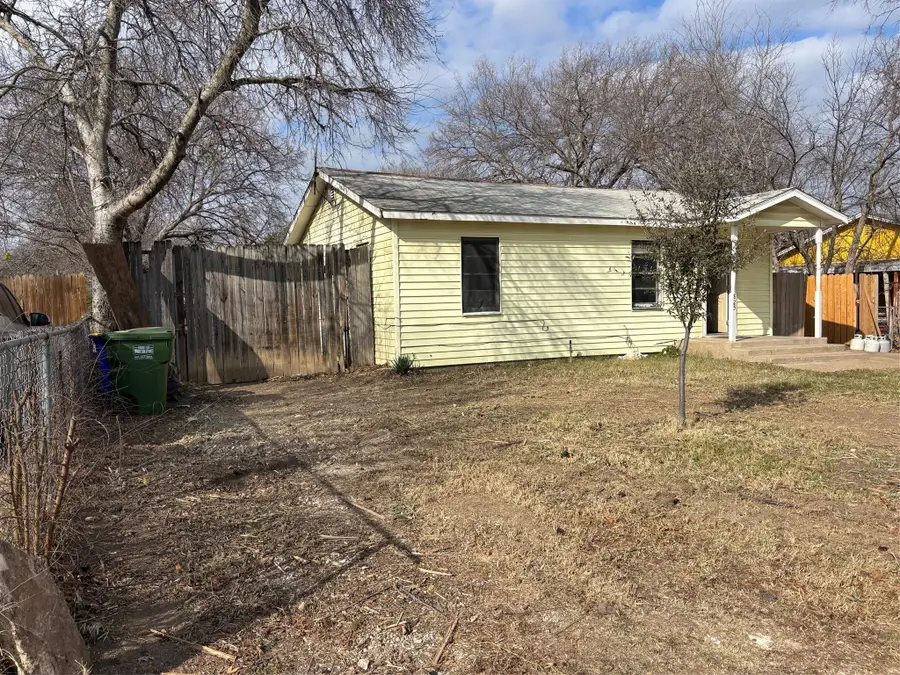 825 Clyde Street, White Settlement, TX 76108 - Image #2