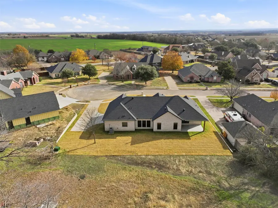 509 Emma Street, Grandview, TX 76050 - #3