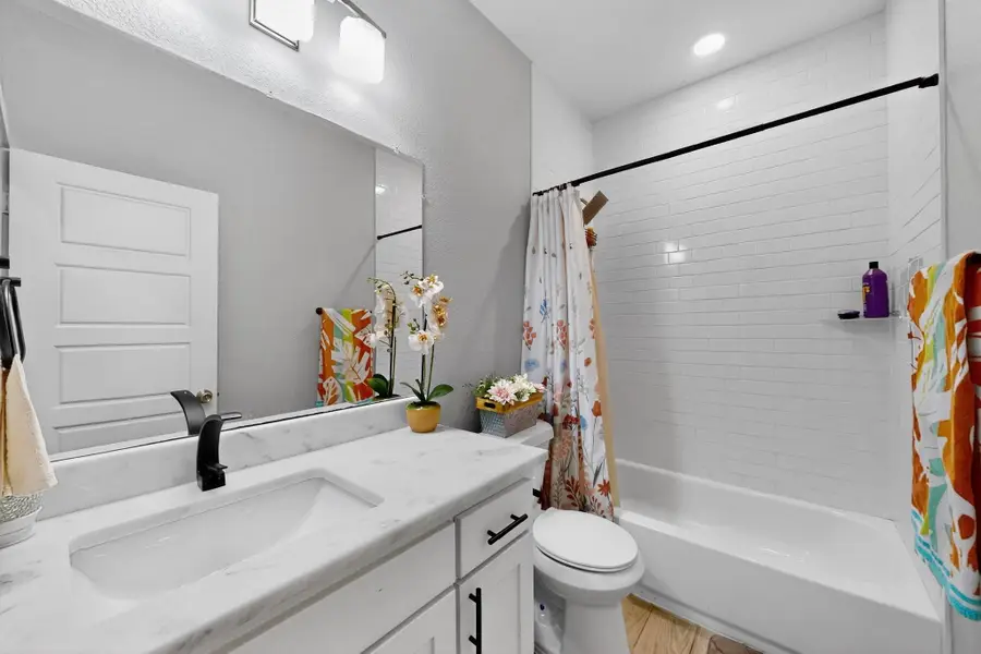 1901 Avenue E, Grand Prairie, TX 75051 - Image #2