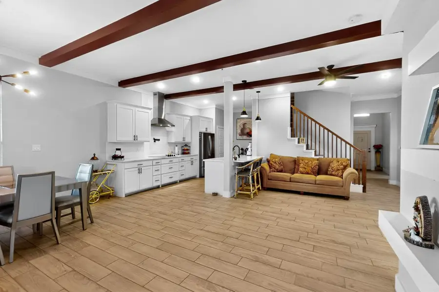 1901 Avenue E, Grand Prairie, TX 75051 - Image #3