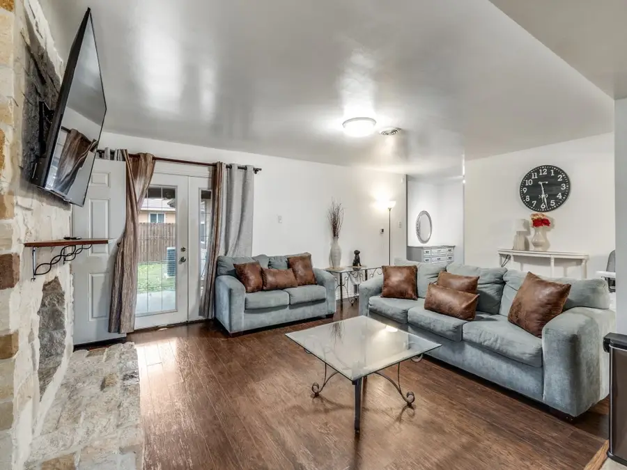 111 W Kenwood Drive, Garland, TX 75041 - Image #3