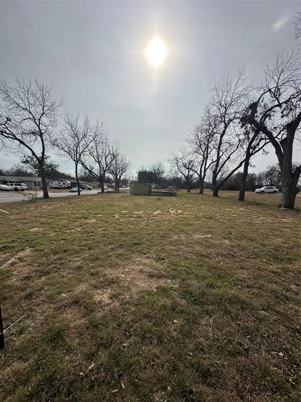 1001 W Pearl Street, Granbury, TX 76048