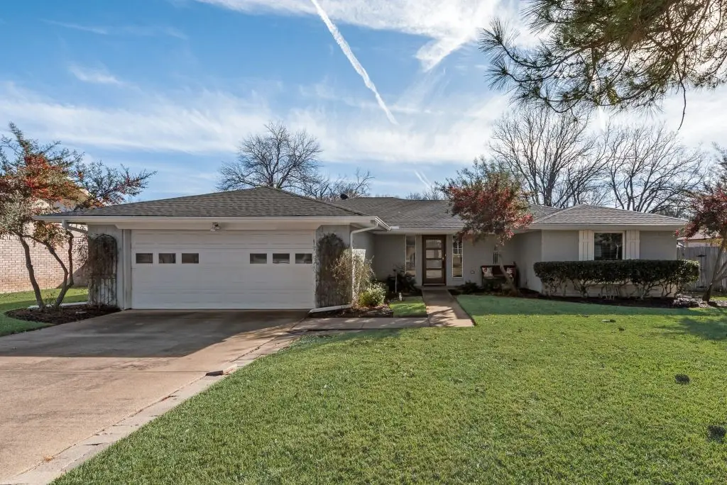 2923 Southridge Drive, Grapevine, TX 76051 - Image #1