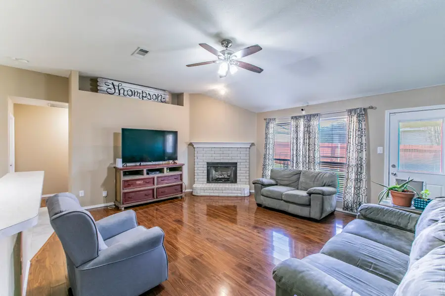 812 Passive Drive, Cedar Hill, TX 75104 - Image #3