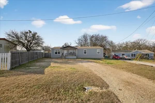 3605 Mockingbird Circle, Cleburne, TX 76031