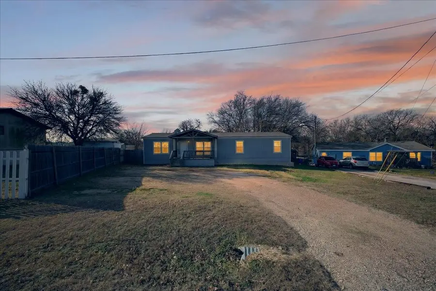 3605 Mockingbird Circle, Cleburne, TX 76031 - Image #2