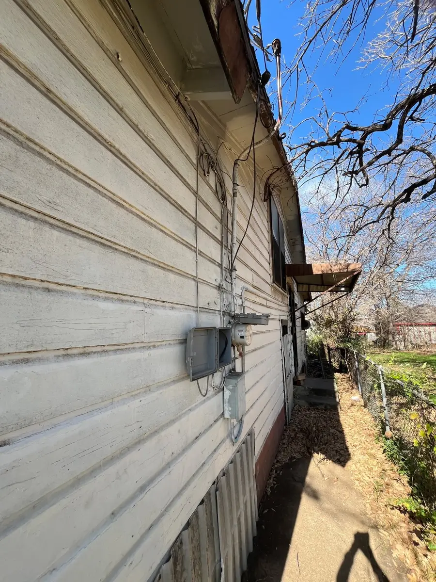 3919 E Berry Street, Fort Worth, TX 76105 - #2