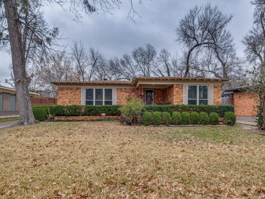 10422 Lake Gardens Drive, Dallas, TX 75218 - Image #2