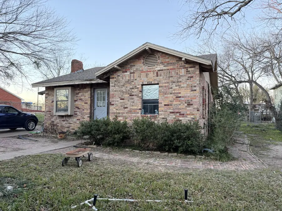 1032 W Oak Street #A, Weatherford, TX 76086 - Image #2