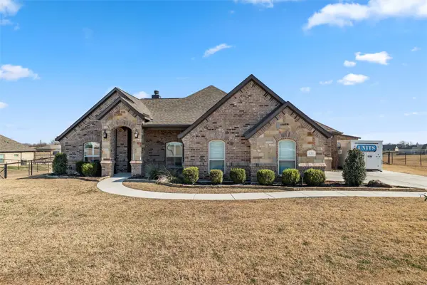 121 Bluff Ridge Court, Paradise, TX 76073