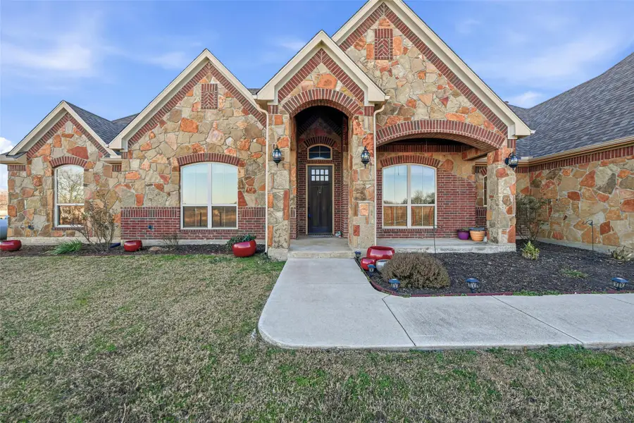 25275 Williams Drive, Justin, TX 76247 - Image #2