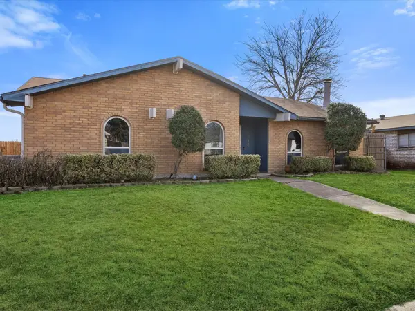 4316 Woodbluff Drive, Mesquite, TX 75150