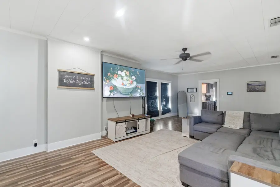 1317 4th Street, Graham, TX 76450 - #3