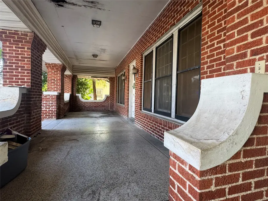 521 N 1st Street, Lufkin, TX 75901 - #3