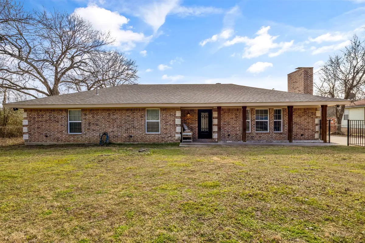 2002 W Bear Creek Road, Cedar Hill, TX 75104 - Image #1