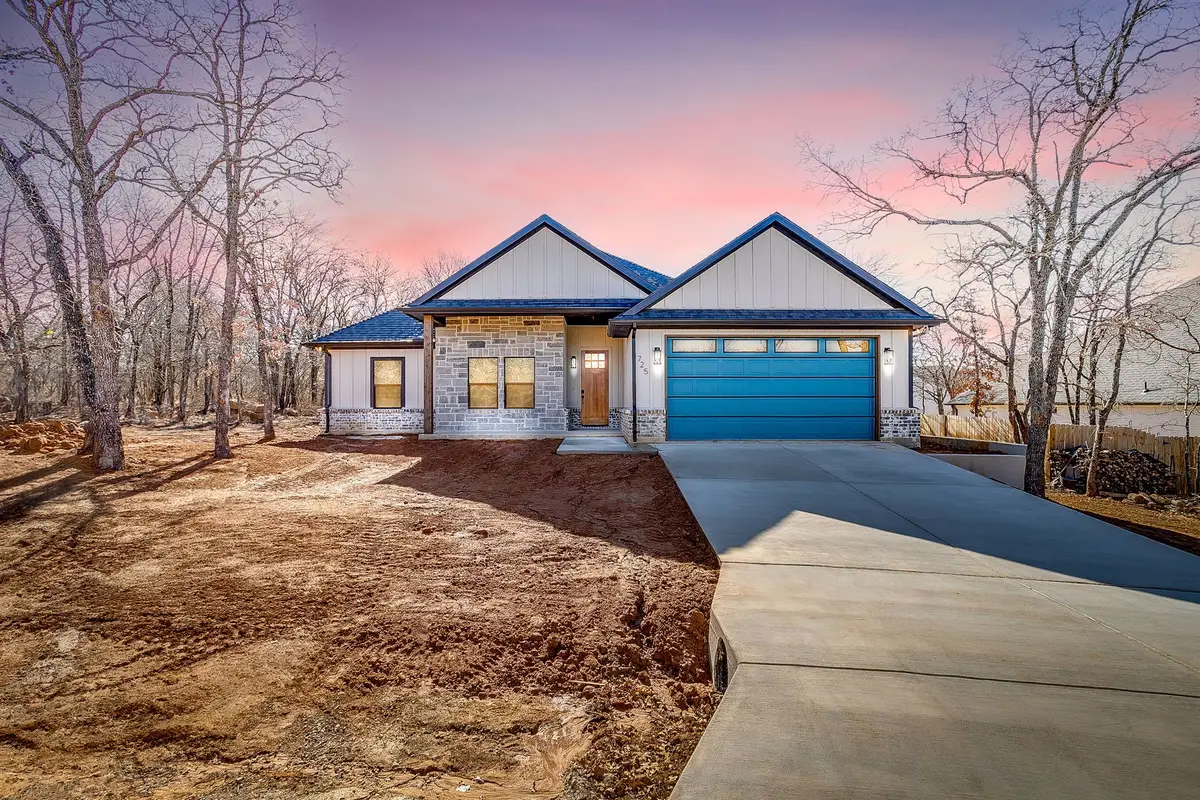 725 Haynie Drive, Runaway Bay, TX 76426 - #1