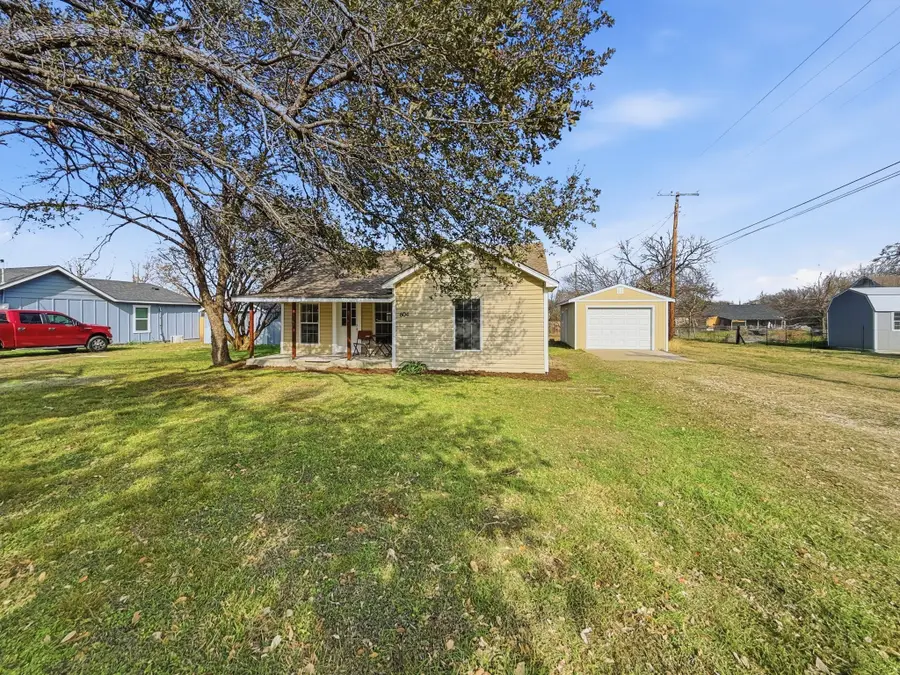 604 N Pecan Avenue, Hubbard, TX 76648 - Image #2