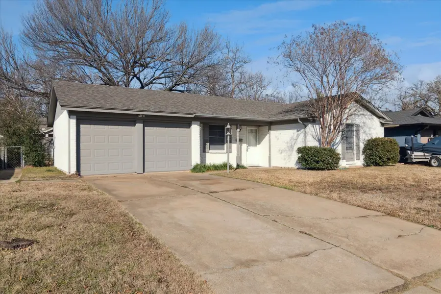 852 W Redbud Drive, Hurst, TX 76053 - #2