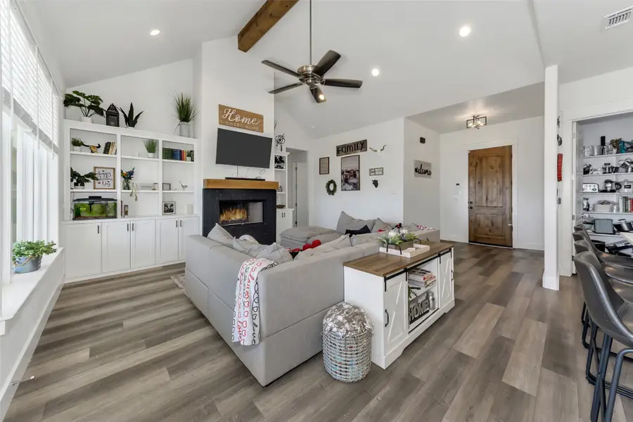 1040 Agnes N, Springtown, TX 76082 - #3