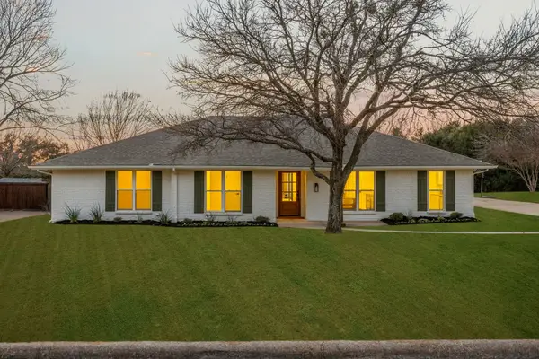 2 Sandra Drive, Heath, TX 75032