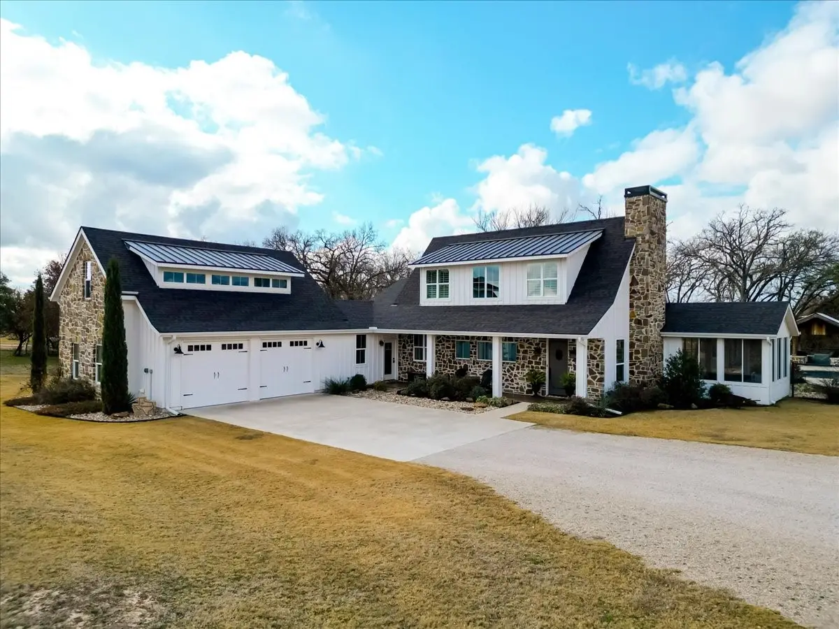 220 Rock Springs Road, Weatherford, TX 76088 - Image #1