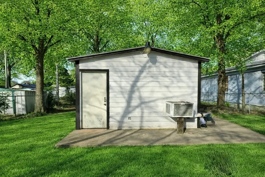 625 E Acheson Street, Denison, TX 75021 - Image #2