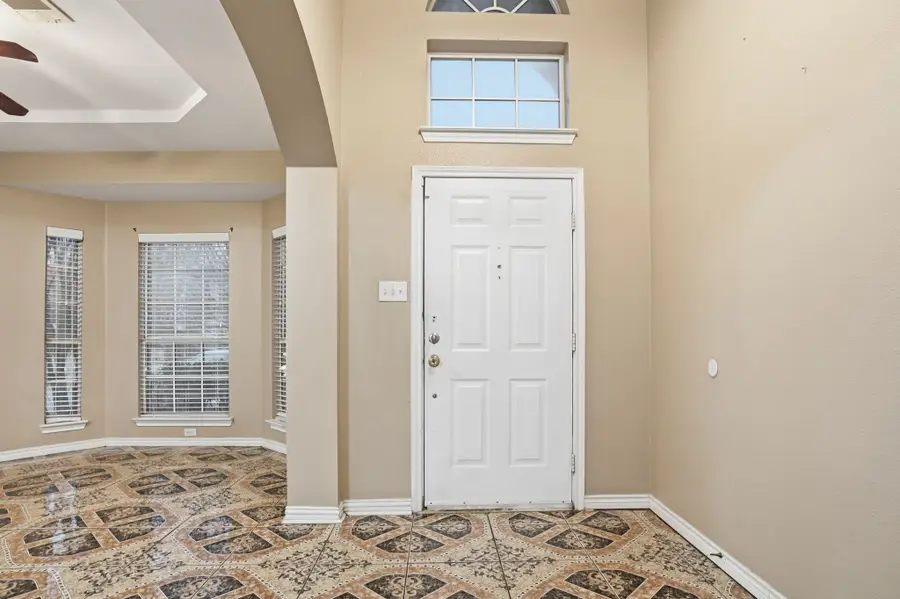 2910 Saint Vincent Drive, Mansfield, TX 76063 - Image #2