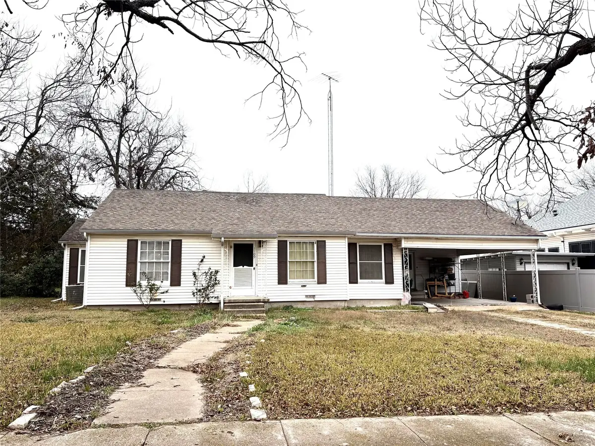 1109 E Mclennan Avenue, Mart, TX 76664 - #1