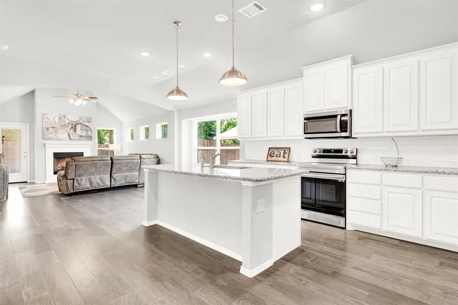 208 Rosemary Drive, Azle, TX 76020 - Image #2