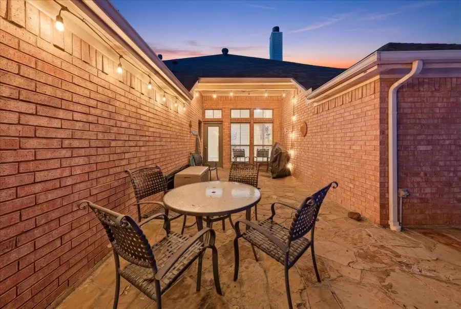 7912 Chaddington Drive, North Richland Hills, TX 76182 - Image #3