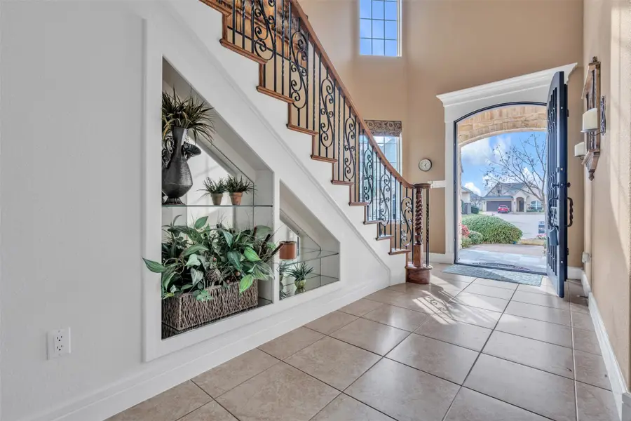 2400 Vineyard Drive, Granbury, TX 76048 - Image #3