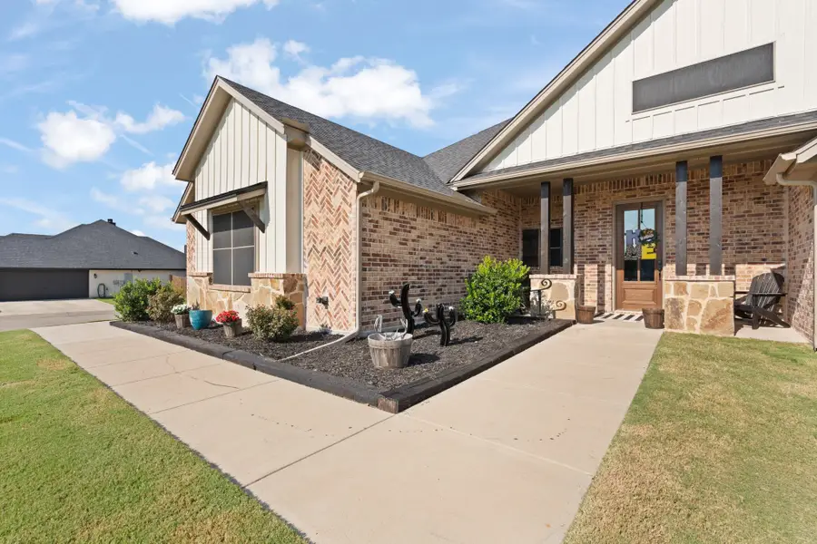 121 Treys Way, Godley, TX 76044 - Image #2