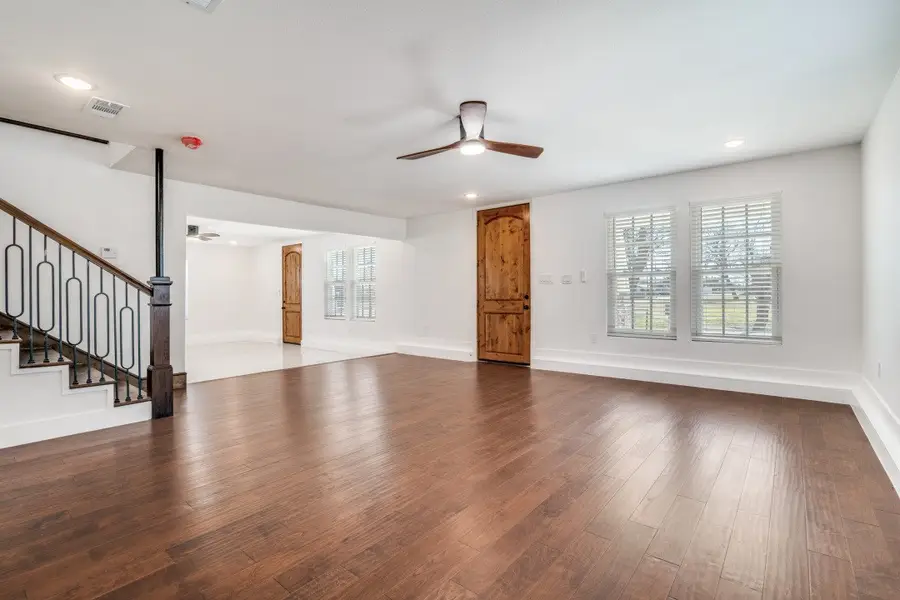 610 Tyler Street, Ennis, TX 75119 - #2