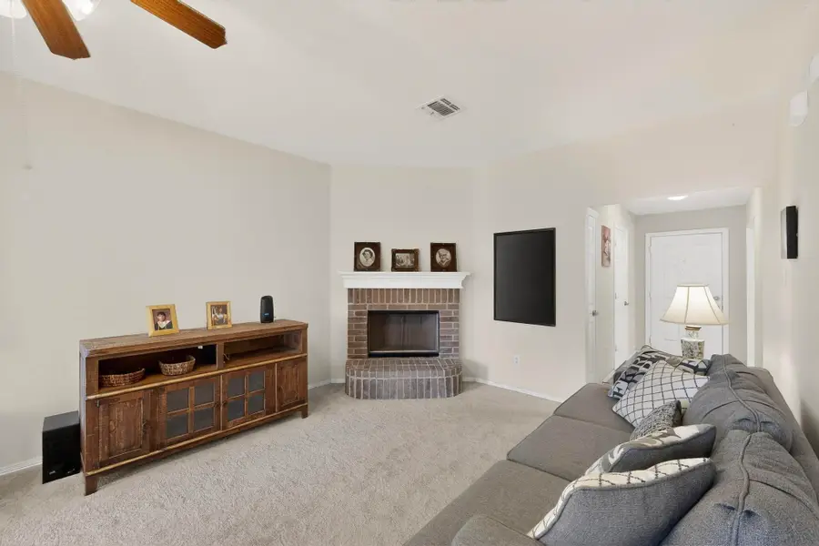 508 Logan Drive, Azle, TX 76020 - Image #3