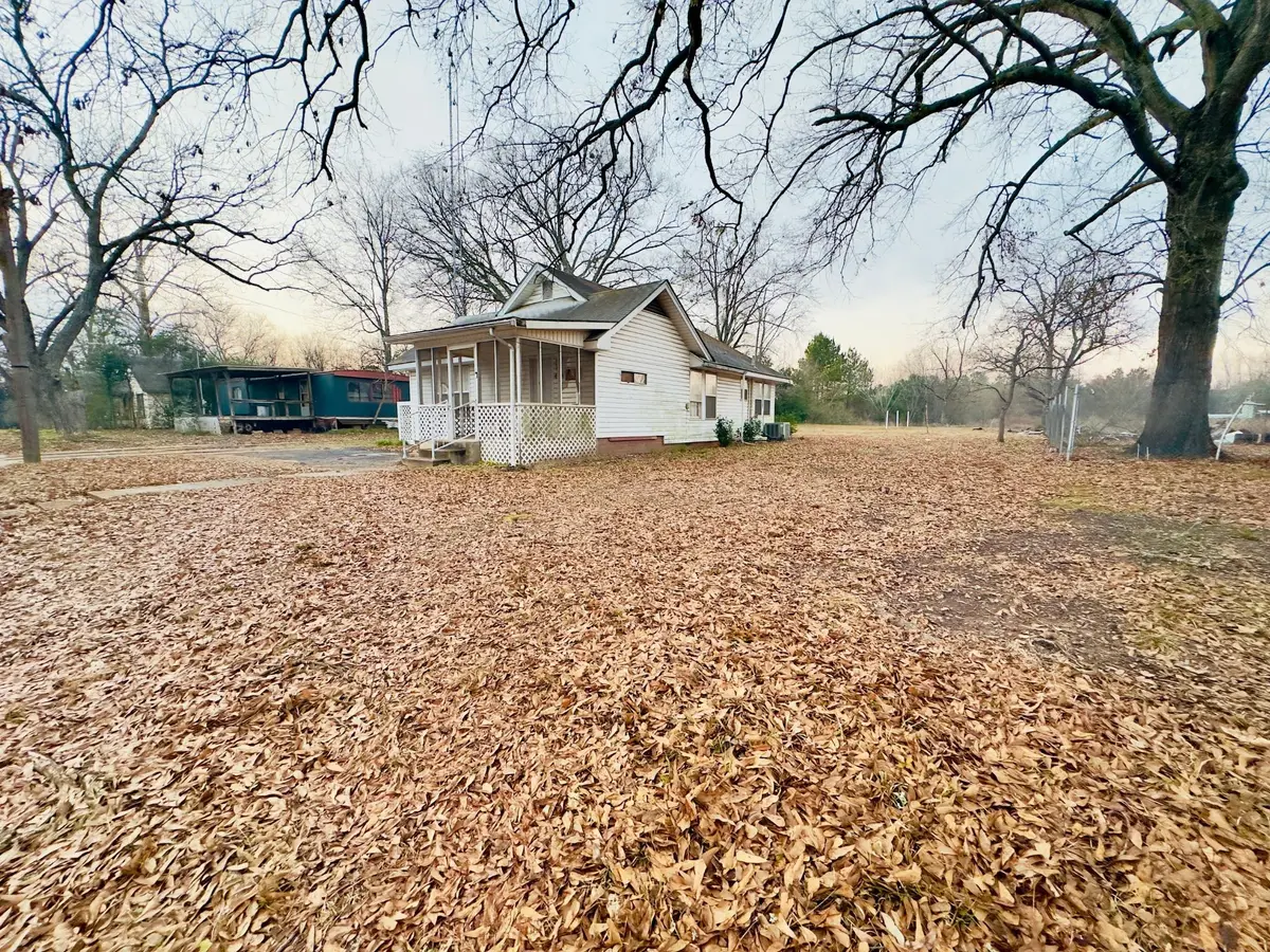 424 W Blackbourn Street, Hawkins, TX 75765 - #1