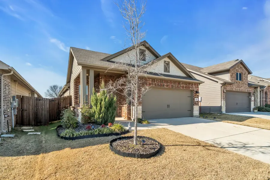 912 Crockett Street, Aubrey, TX 76227 - Image #3