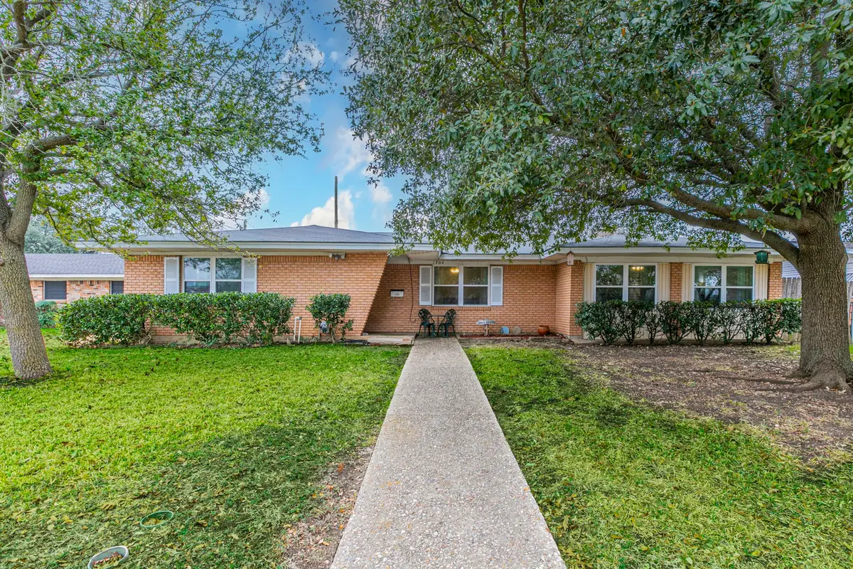 1704 Mountainview Drive, Waco, TX 76710 - Image #1