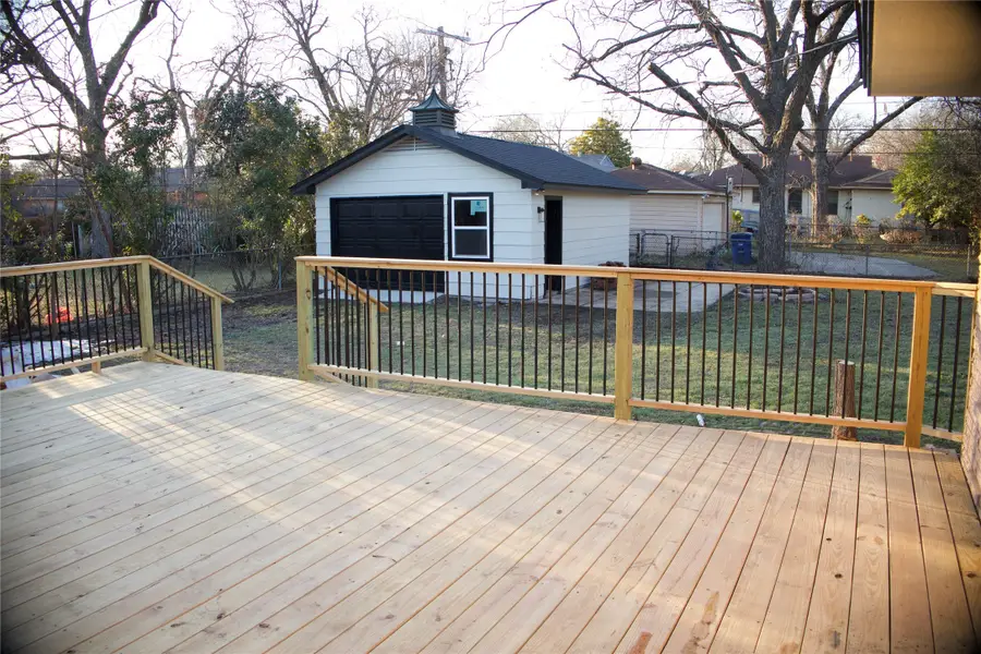 10129 Newcombe Drive, Dallas, TX 75228 - Image #2