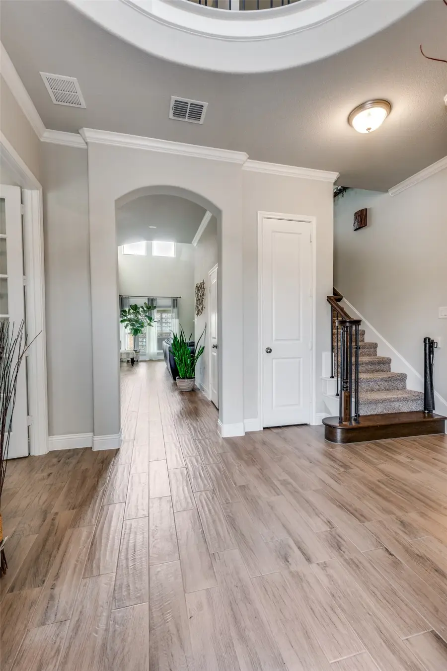 329 Valentino Way, Grand Prairie, TX 75052 - Image #2