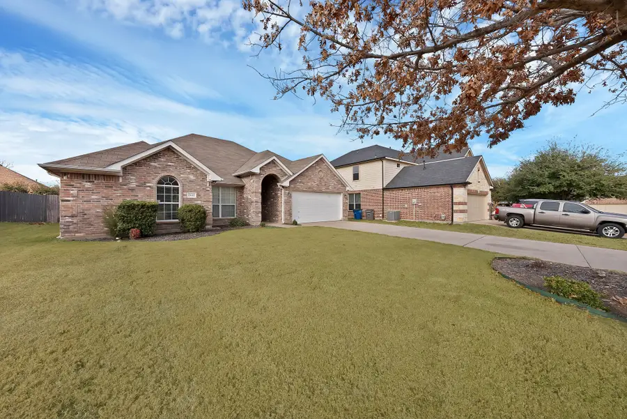 2832 Lone Ranger Trail, Little Elm, TX 75068 - Image #3