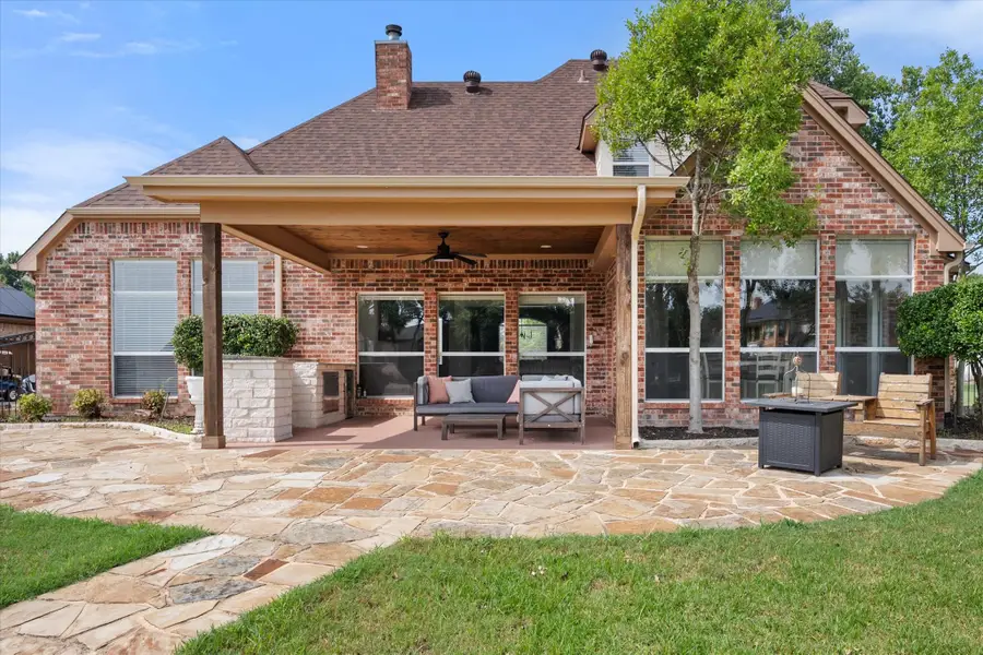 352 Leeward Circle, Azle, TX 76020 - Image #3