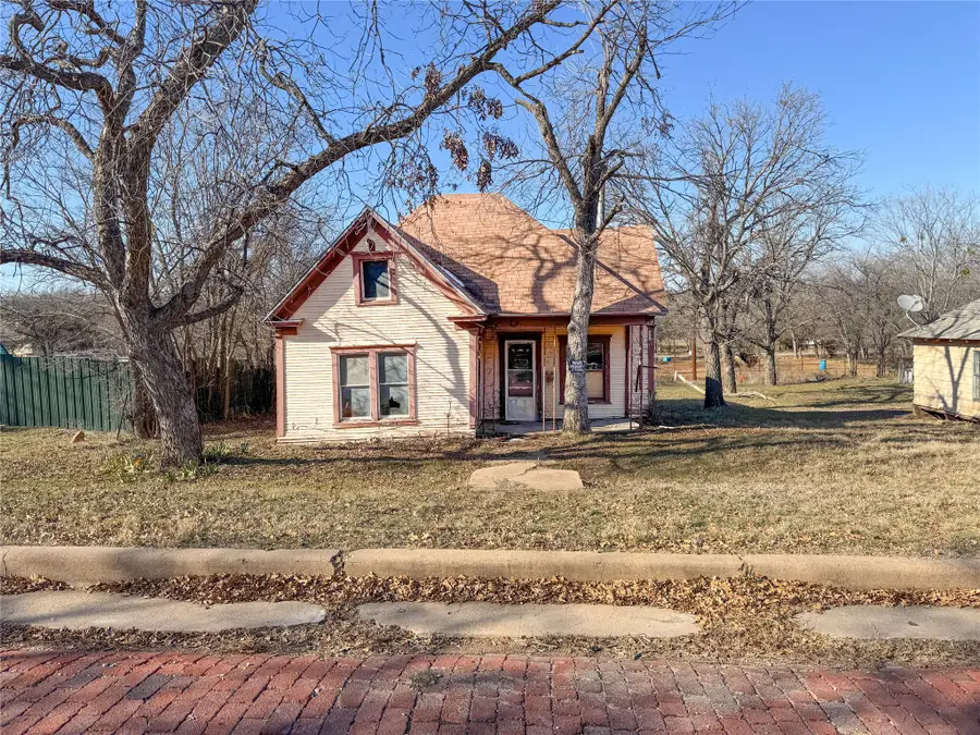 306 W 3rd Street, Cisco, TX 76437 - #3