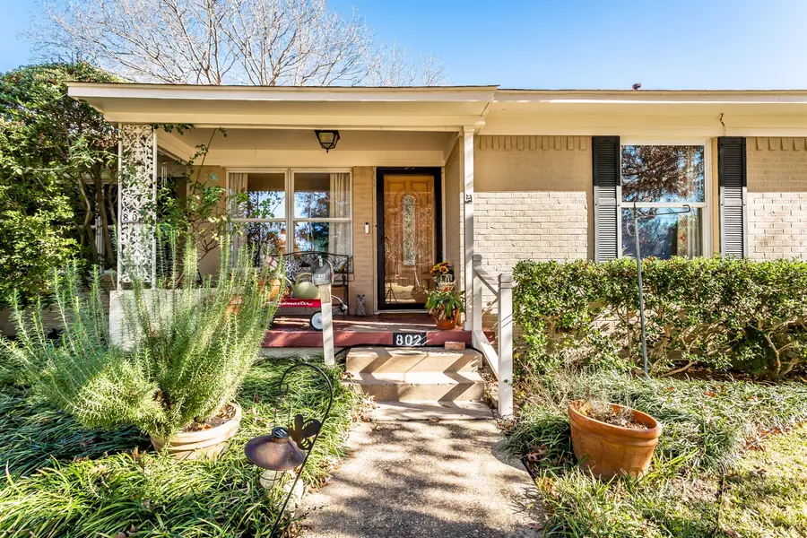 802 Kirkwood Drive, Dallas, TX 75218 - Image #3