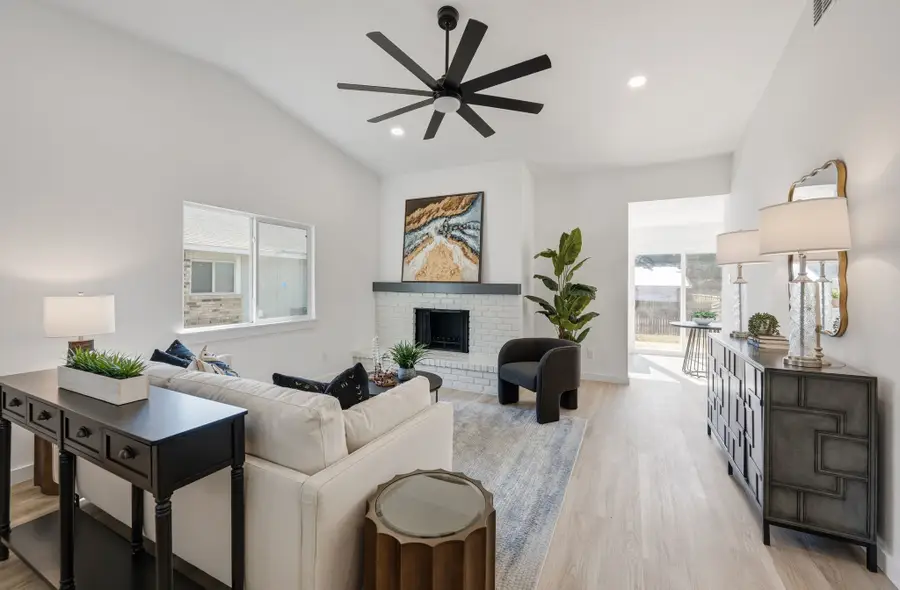 916 Harvest Glen Drive, Plano, TX 75023 - Image #2