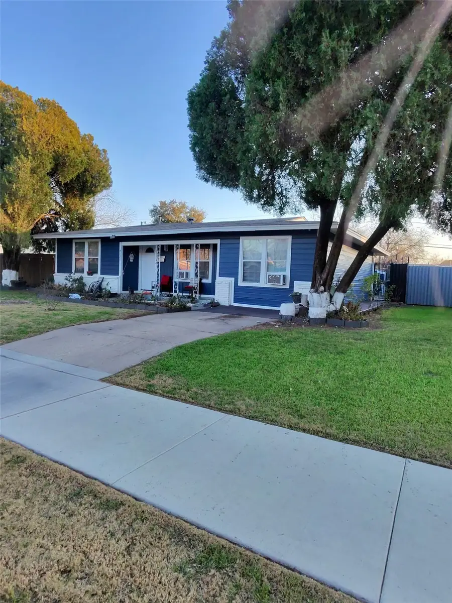 4332 Quails Lane, Fort Worth, TX 76119 - Image #2