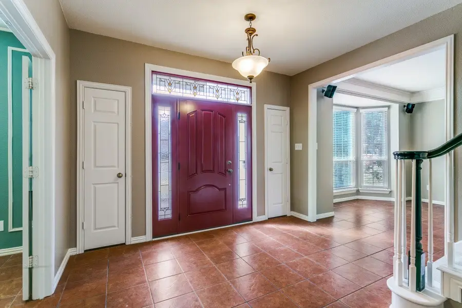 1920 Waterford Drive, Grapevine, TX 76051 - Image #3