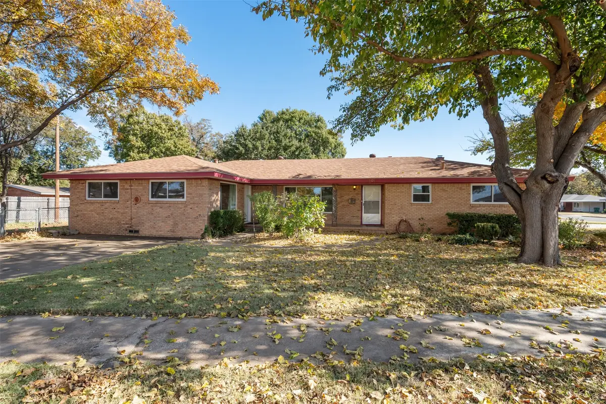 501 S Hilltop Street, Burkburnett, TX 76354 - #1