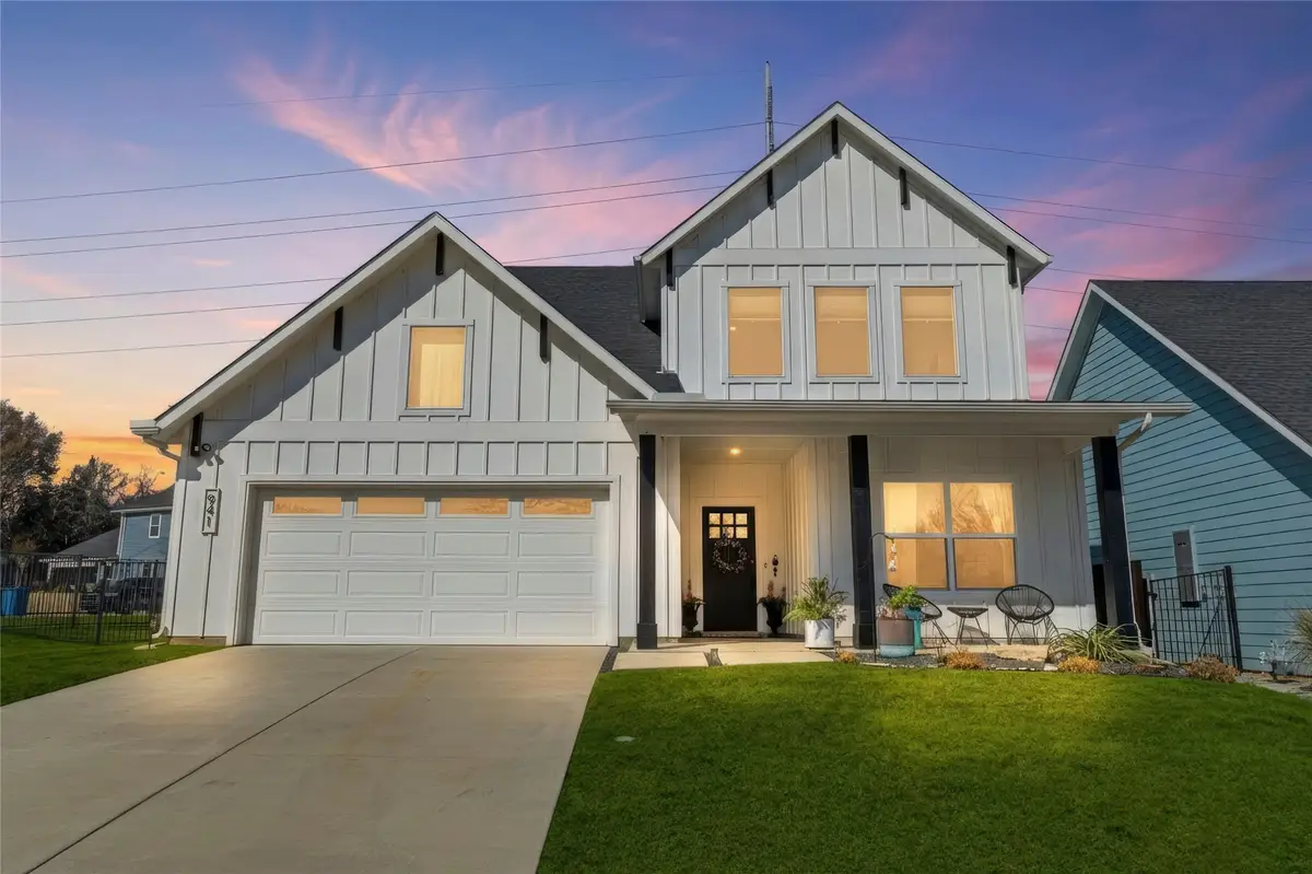 941 Meadow Bend Loop S, Grapevine, TX 76051 - #1